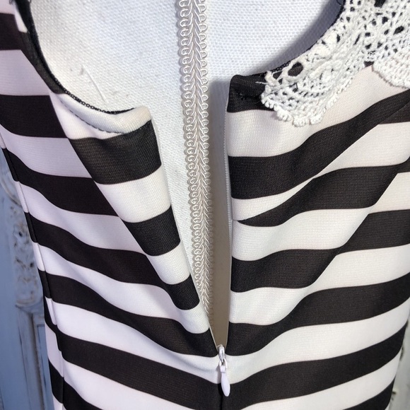 Umisky / Young Short Puff Sheer Sleeves with Lace Detailing Pointed Collar Dress - Picture 11 of 14